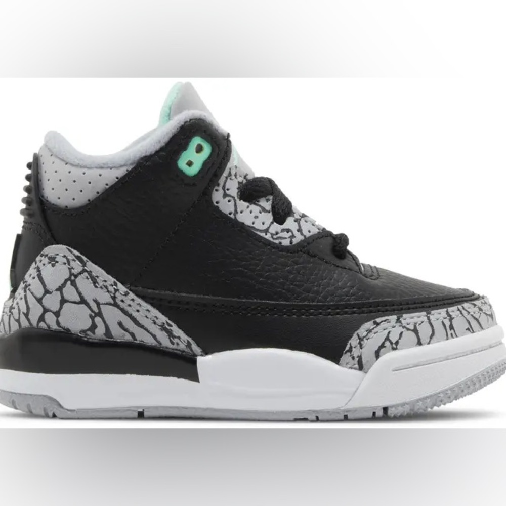 JORDAN 3 RETRO ‘GREEN GLOW’ | 9C